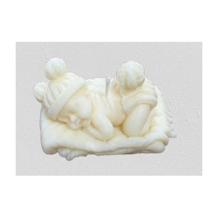 Szójaviaszból készült keresztlevelet. Minden gyertya külön csomagolva érkezik, az eseményre vonatkozó pecséttel. Lila illat.