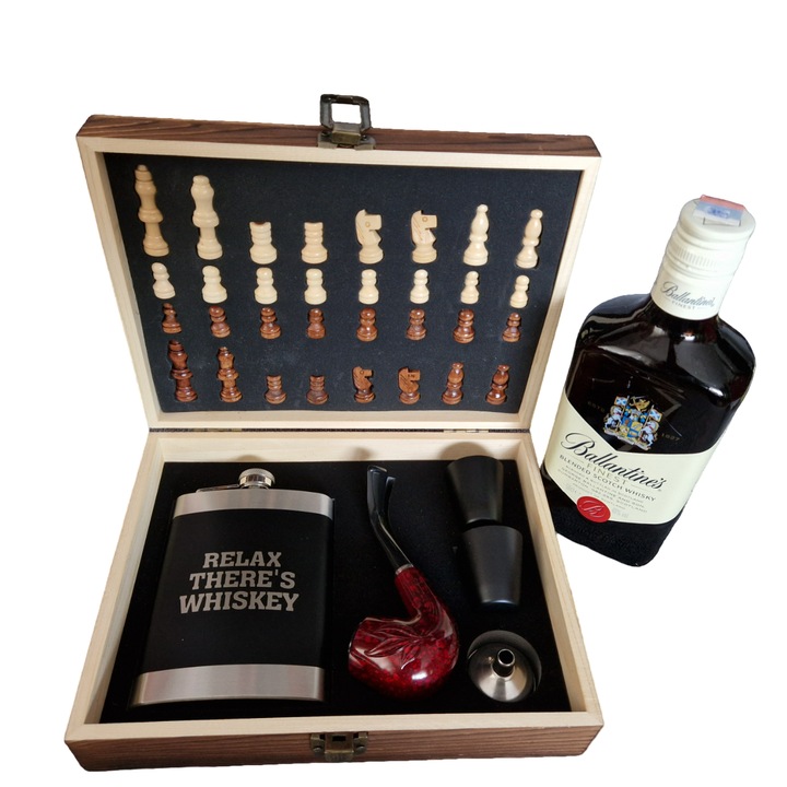 Set cadou pentru barbati Relax There`s Whiskey, cu cutie si piese pentru sah, pipa, plosca, palnie si 2 pahare