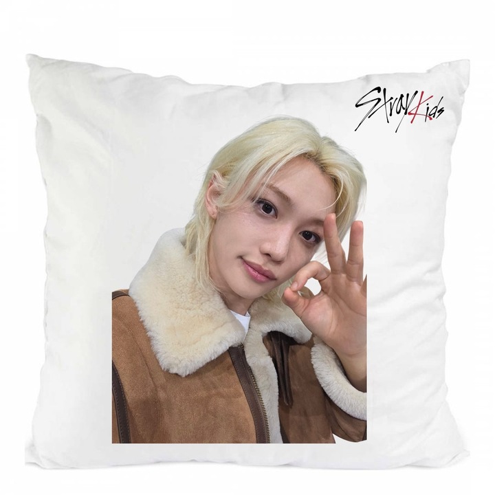 Perna personalizata stray kids felix stays kpop, Poliester, Alb, 40 x 40 cm