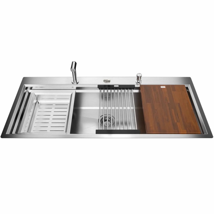 Set chiuveta bucatarie inox CookingAid TASCA Harmony 116IF WORKSTATION cu 6 accesorii: tavita scurgere glisanta, tocator lemn Iroko, gratar scurgere glisant, dus extractibil cu pulverizator, dozator detergent, ventil automat scurgere