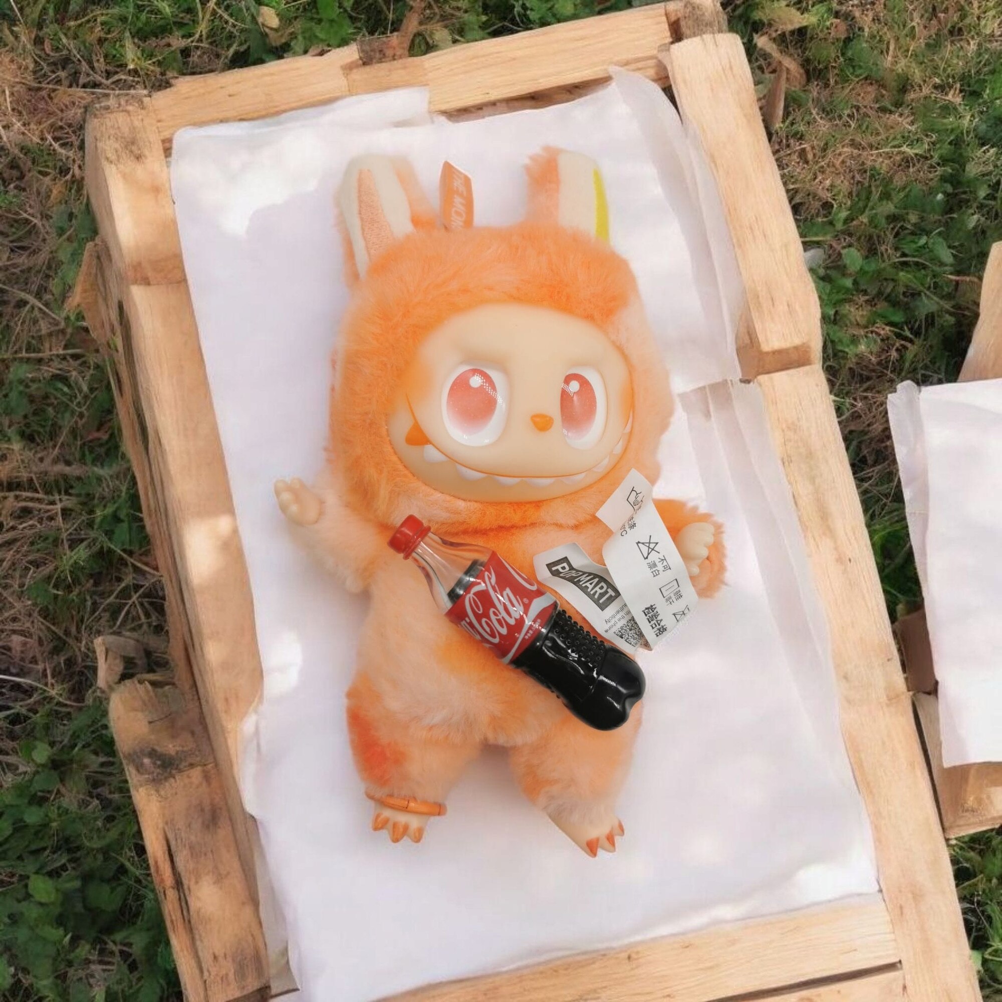 Figurina de Plus, Labubu The Monsters, cu Coca Cola, Surpise Box