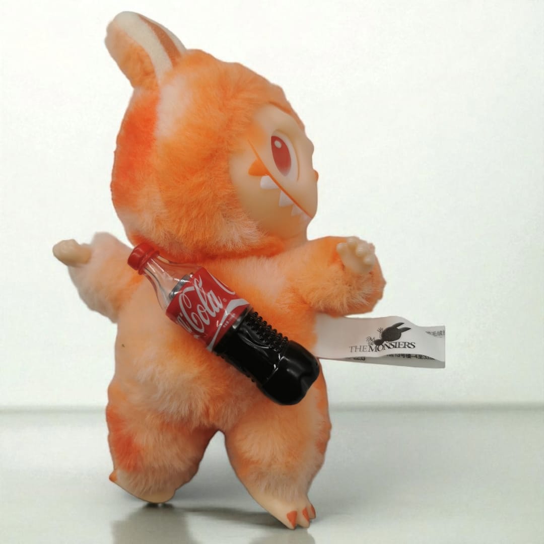 Figurina de Plus, Labubu The Monsters, cu Coca Cola, Surpise Box
