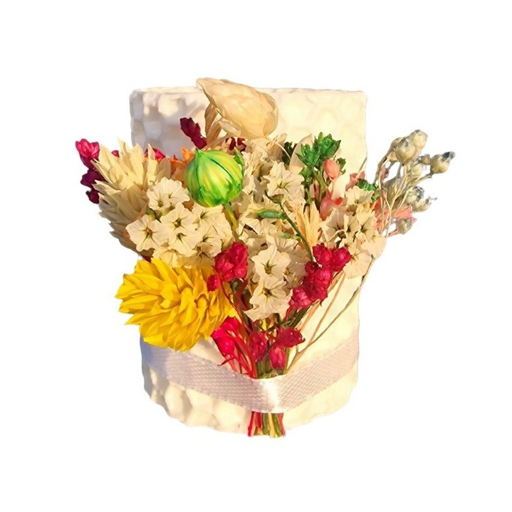 Marturie nunta sau botez, lumanare tip fagure cu buchetel de flori naturale uscate, alb