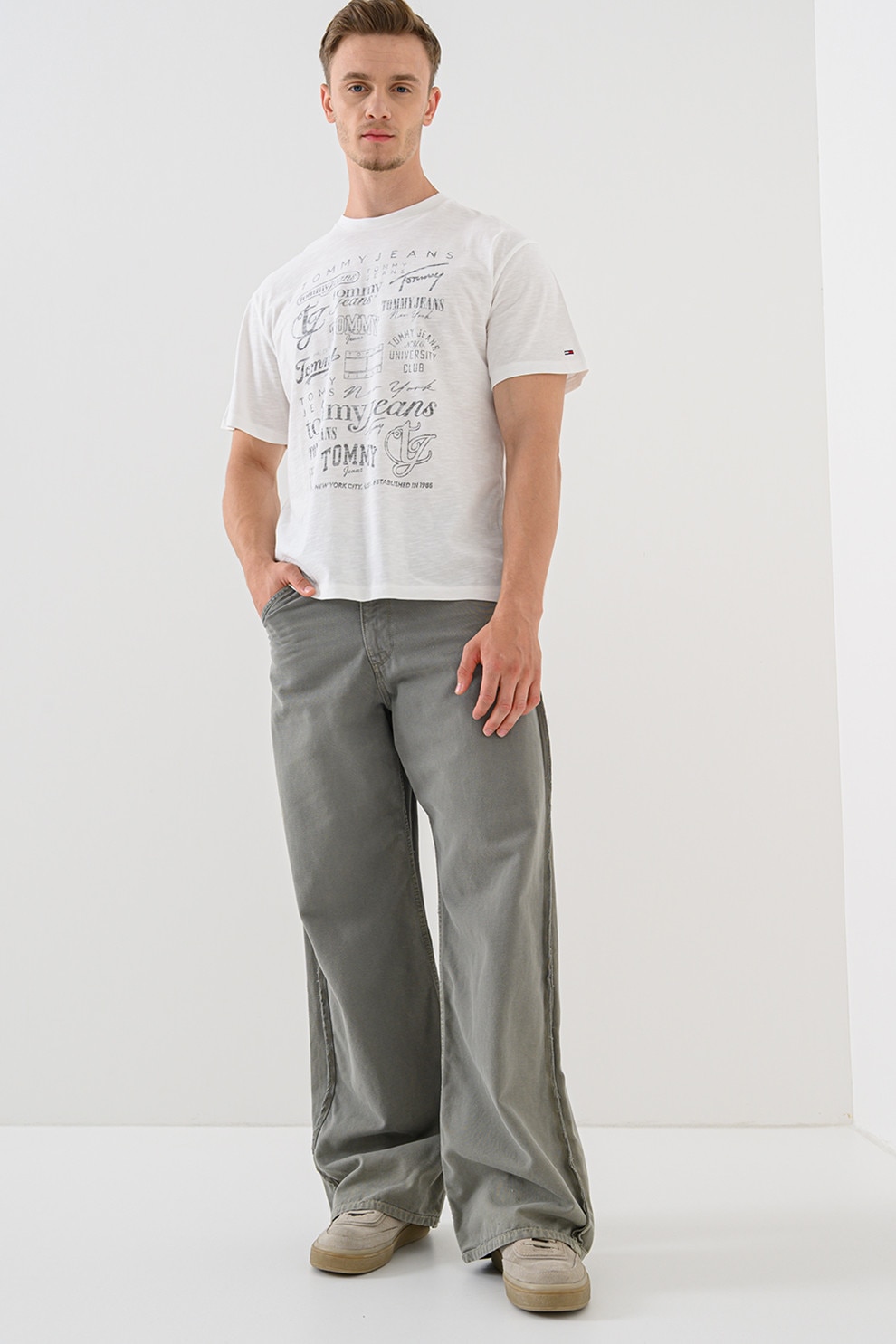 Tommy Jeans, Tricou cu decolteu la baza gatului si imprimeu, Negru stins, Alb murdar, L