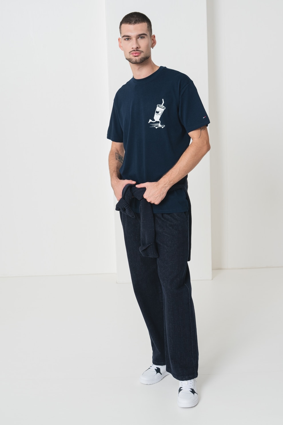 Tommy Jeans, Tricou relaxed fit cu imprimeu grafic pe partea din spate, Alb, Albastru ultramarin, L