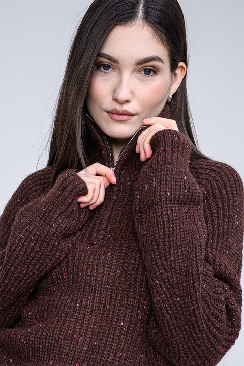 Tommy Jeans, Pulover din amestec de lana cu fenta cu fermoar, Maro