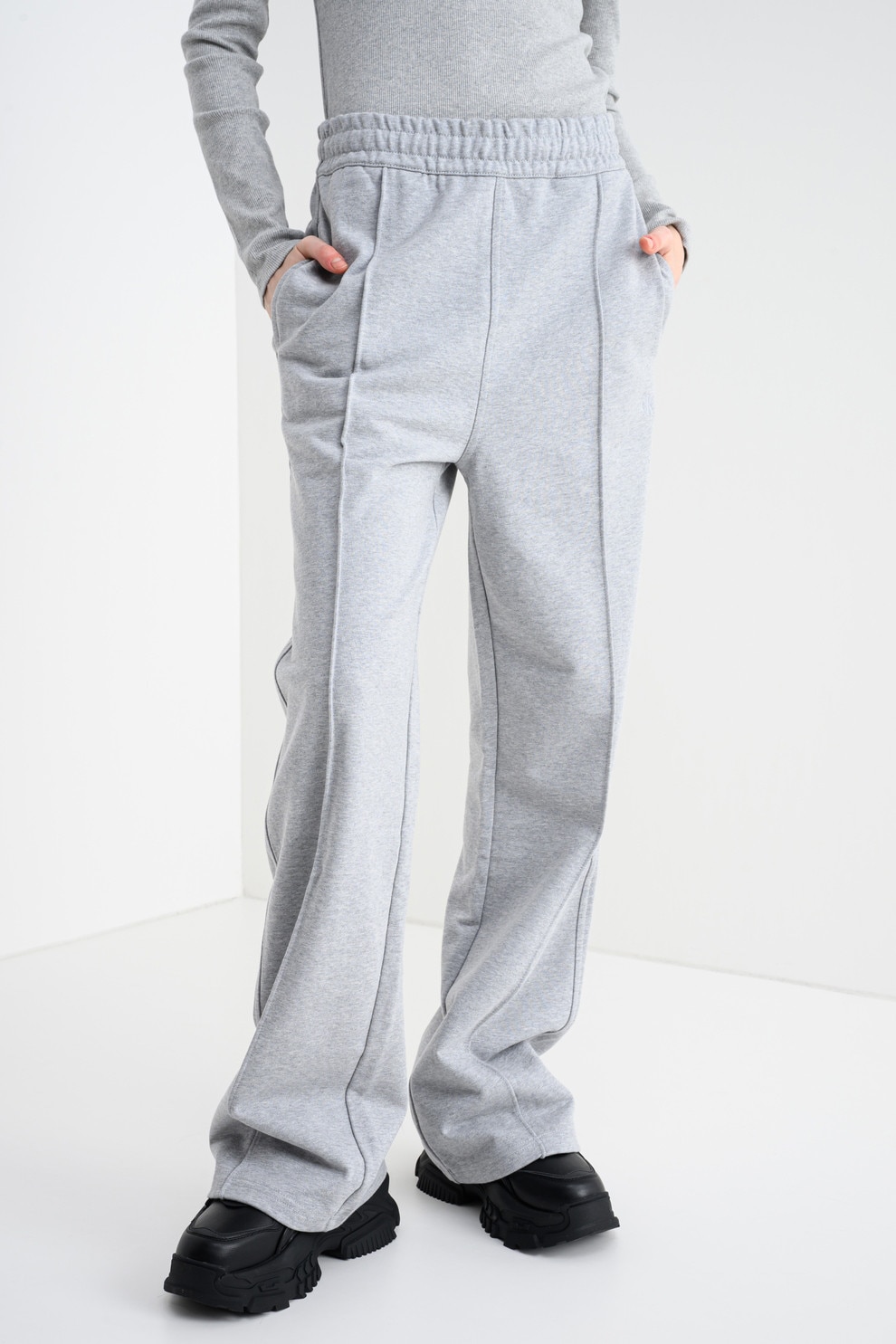 CALVIN KLEIN JEANS, Pantaloni de trening cu talie elastica si buzunare laterale, Gri melange, S