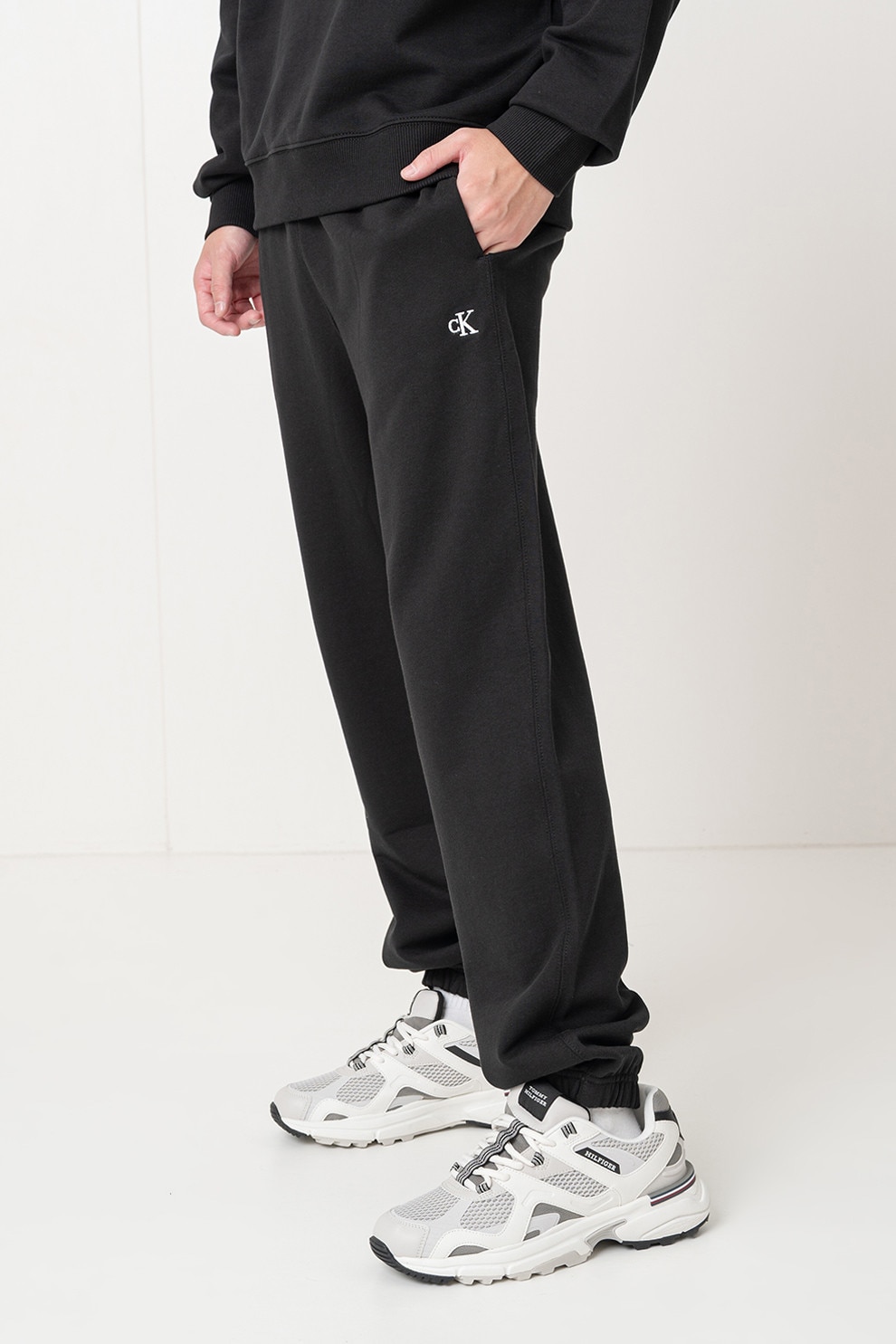CALVIN KLEIN JEANS, Pantaloni de trening relaxed fit cu terminatie elastica, Negru, M