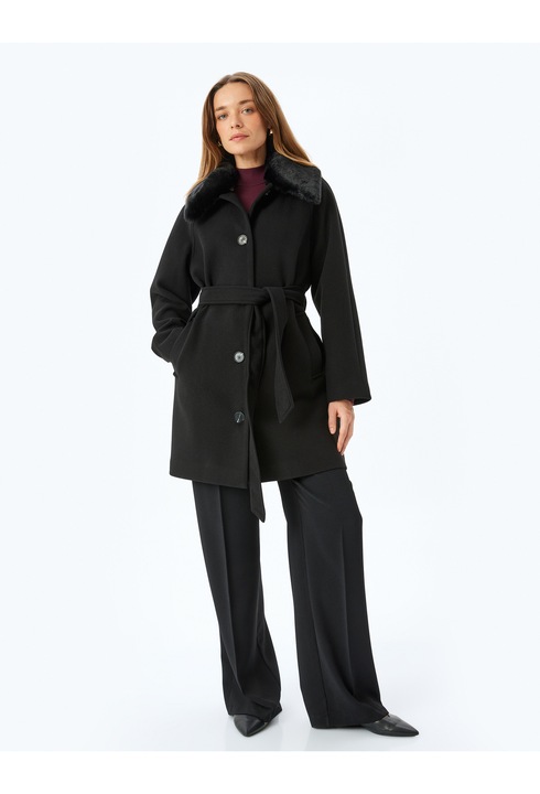 KOTON, Haina scurta cu detaliu de blana sintetica, Negru