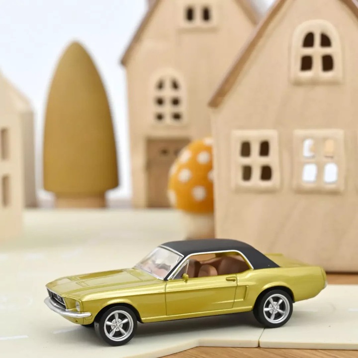 Macheta Ford Mustang GT Coupe 1968 lime gold metallic - 1/43 Norev