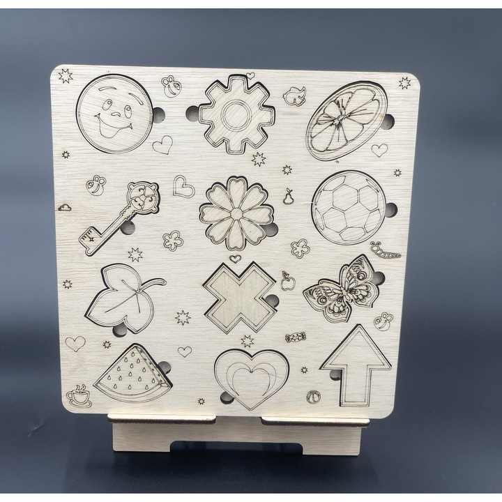 Interaktív kirakós játék formákkal