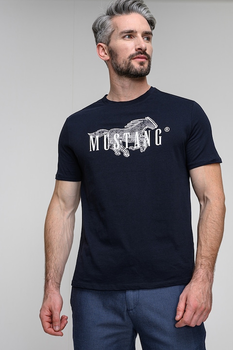 Mustang, Austin normál fazonú póló logóval a mellrészén, Sötétkék