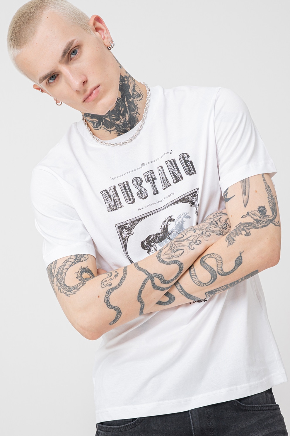 Mustang, Tricou relaxed fit cu imprimeu logo Akron, Alb, Negru, 3XL