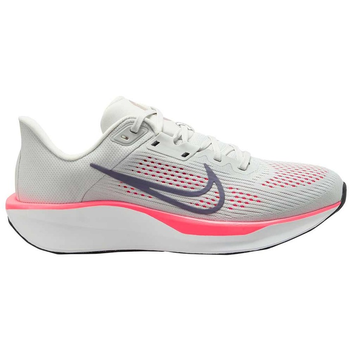 Pantofi sport dama Nike Quest 6, alb-roz, plasa, amortizare moale, stabilitate excelenta, 36.5 EU