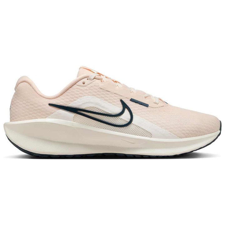 Pantofi sport dama Nike Downshifter 13, roz, plasa, amortizare si durabilitate.