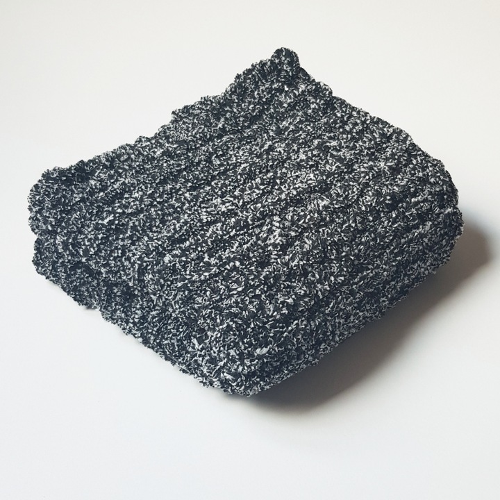 Patura de voiaj pentru caini si pisici, Blanosic, Lucrata manual, Negru cu alb, 120 x 50 cm