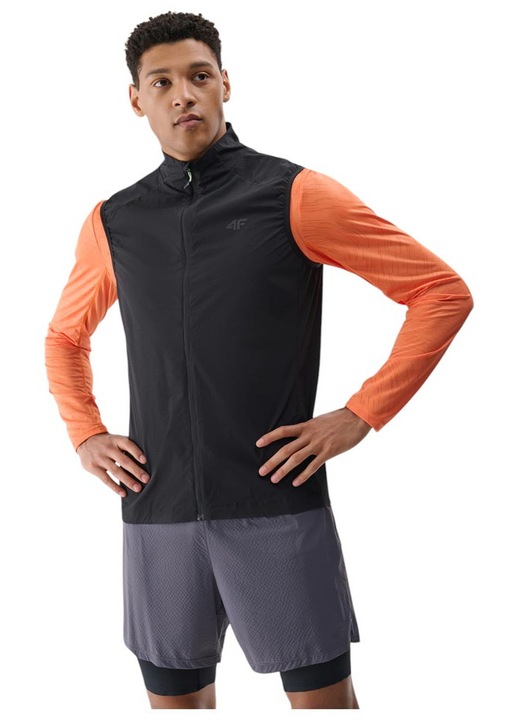 Vesta barbati 4F, slim fit, impermeabila, ventilata, neagra, poliamida-elastan, S INTL
