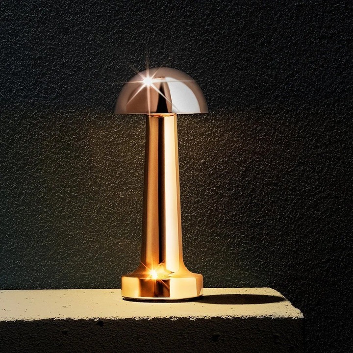 Veioza Madame Coco Leona, roz, 10x10x22 cm, cu incarcare USB, sensibilitate la atingere