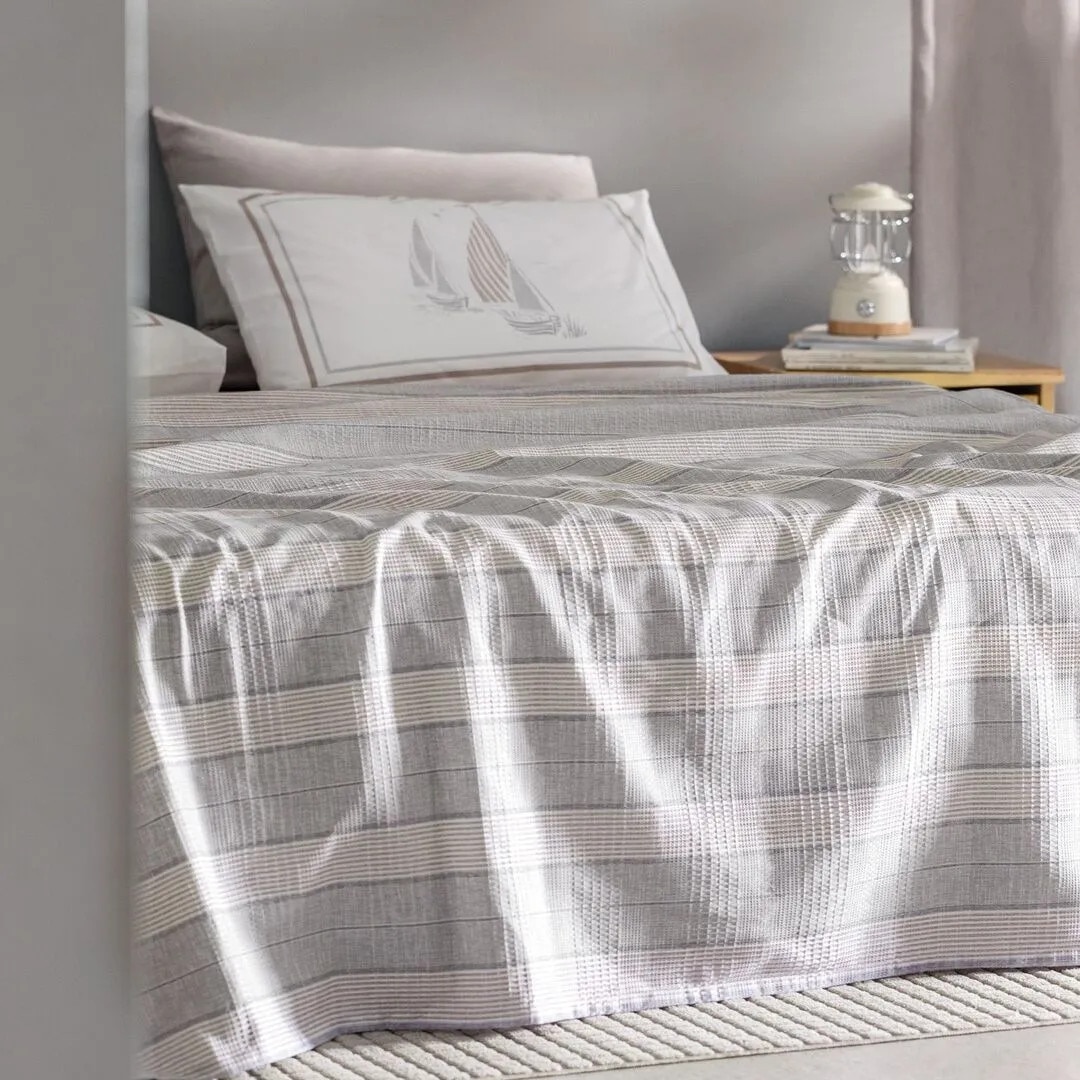 Lenjerie de pat Madame Coco, set cu patura imprimata, 50% bumbac