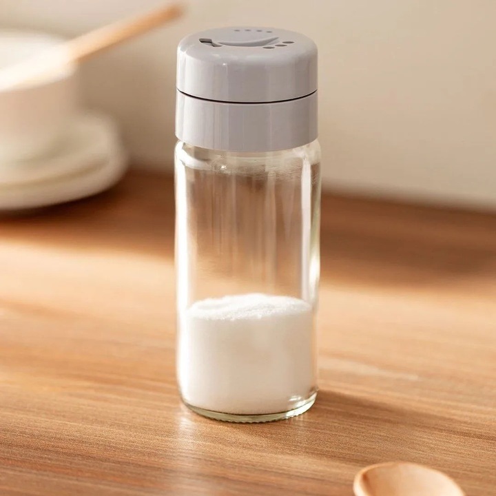 Sticla pentru condimente Liana, Madame Coco, gri deschis, 244 ml, 5.5x5.5x15.2cm