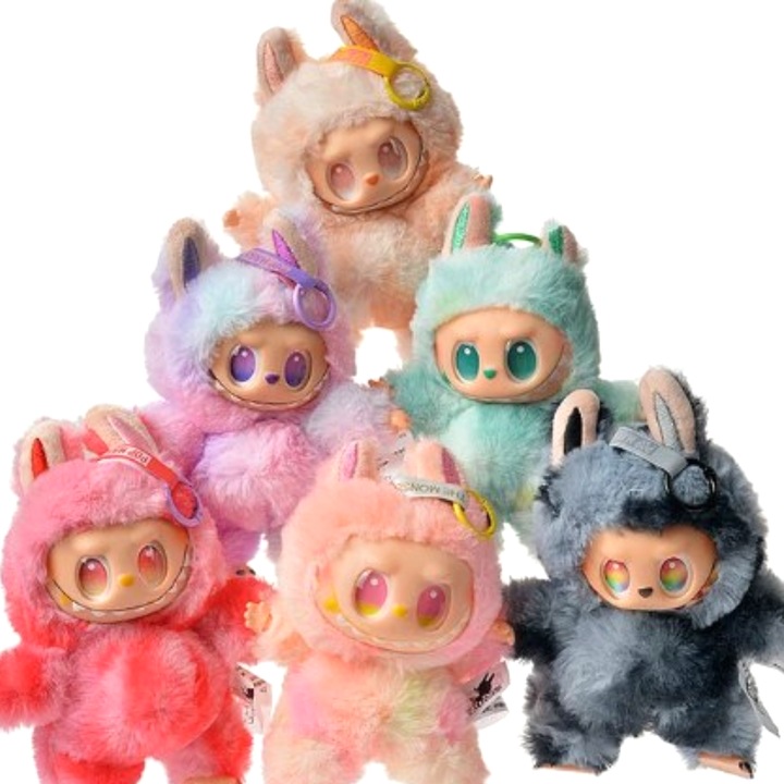 SET 2 X Figurina de plus, SDEPOT®, Functie muzicala, Material moale, Breloc inclus- 17cm, Diverse culori -Produs surpriza- Jucarie de colectie
