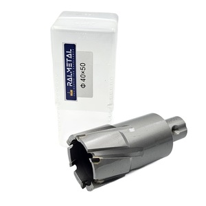 Seturi si accesorii pentru gaurit si insurubat