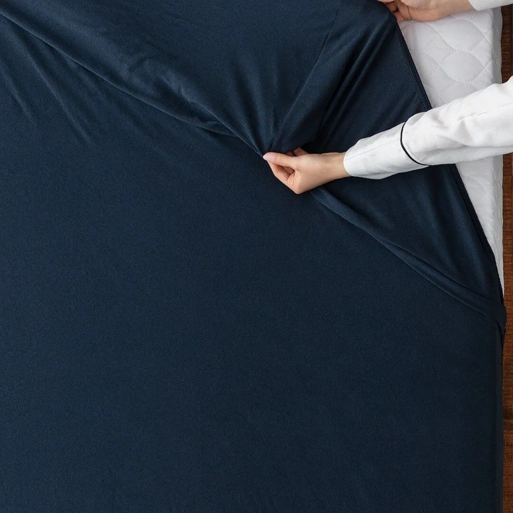 Cearceaf elastic din bumbac pieptanat, King Size, Madame Coco, albastru marin, 180x200 cm