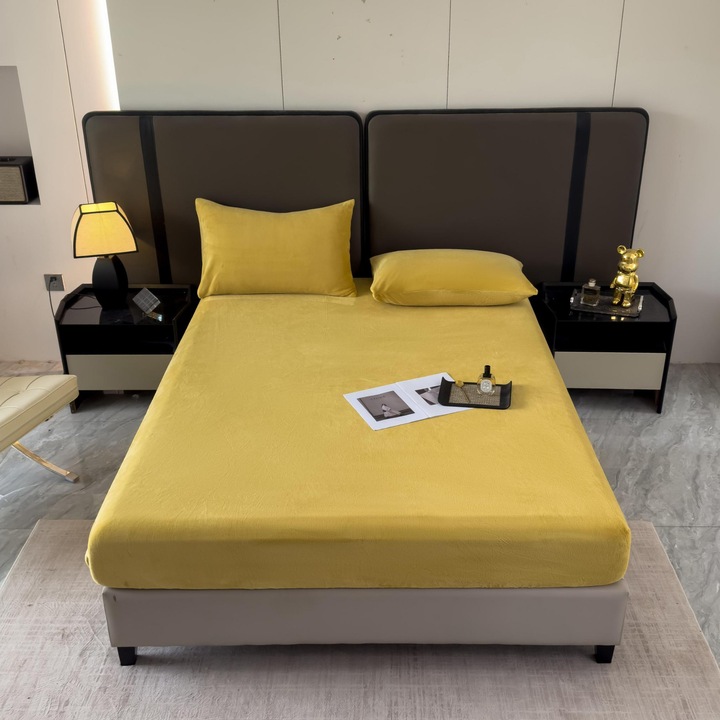 Set Lenjerie Pat 3 Piese Casa New Concept Catifea Moale 232x250cm + 2 Fete perna 50x70cm