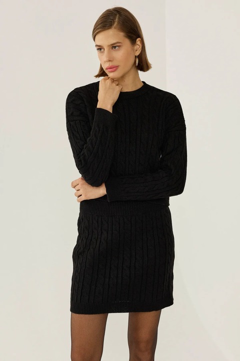 Compleu dama HiCCUP, pulover tricotat si fusta mini cu talie inalta, negru